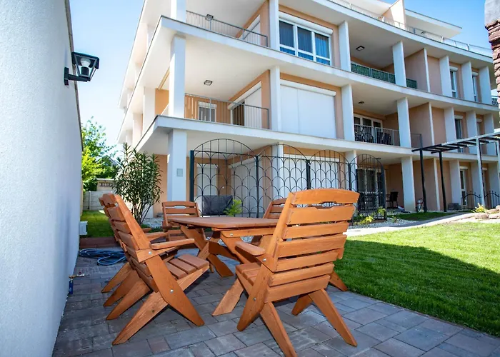 Gasthuis Voeroesko -elnoeki Szauna Es Jakuzzi Hasznalattal Balatonalmádi